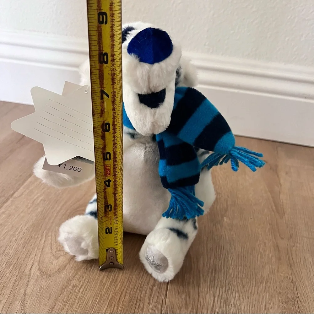 Japan Disney Store Winnie the Pooh Winter White Tigger‎ 8